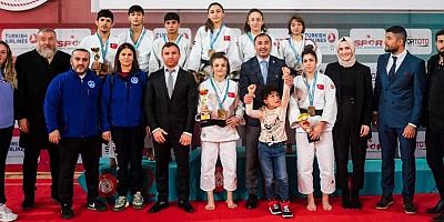 Judo Büyükler Türkiye Şampiyonasında Büyükşehir Kağıtspor 8 Madalyalı