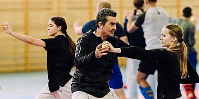 Karateci Haldun Alagaş Polonya’da seminer verdi