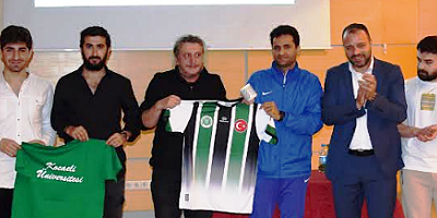 KOÜ-Spor Bilimlerinde Erdal Hoş'la “Futbol ve Toplum” konferansı