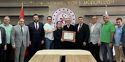 Türk Karatesinin emektarı Erdoğan Bayram'a 9.Dan Diploması