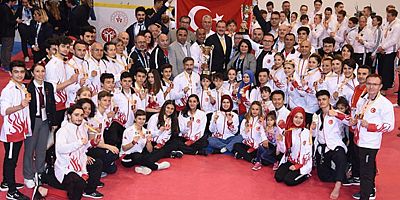 Türk Milli Taekwondocular Poomsae 3.ncü kez Avrupa Şampiyonu