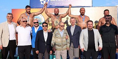 Orhan Okullu Finalde Mustafa Taş'ı yenerek 17. Sekapark Altın Kemer Yağlı Güreşleri başpehlivanı